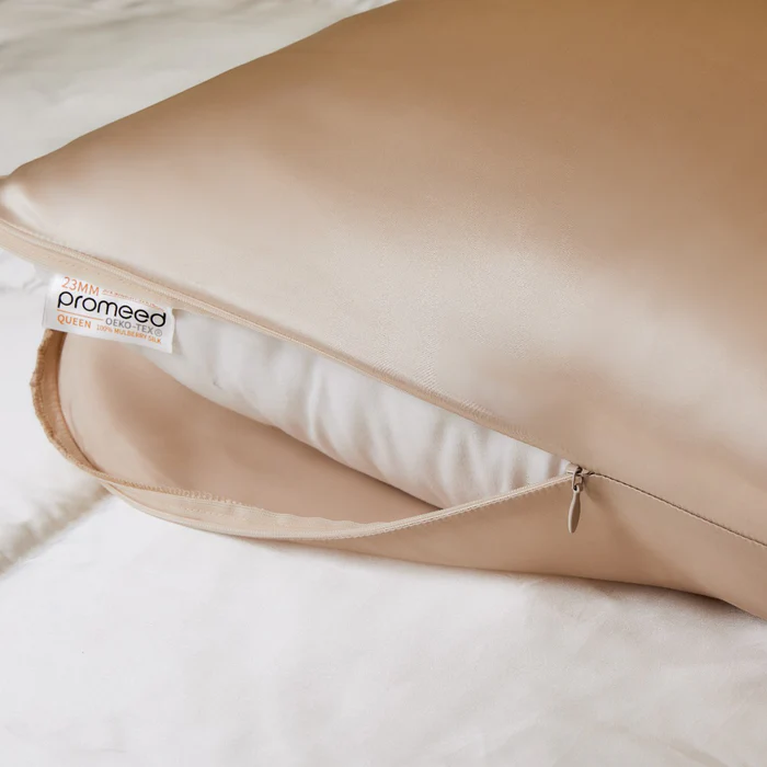 SILK PILLOWCASE
